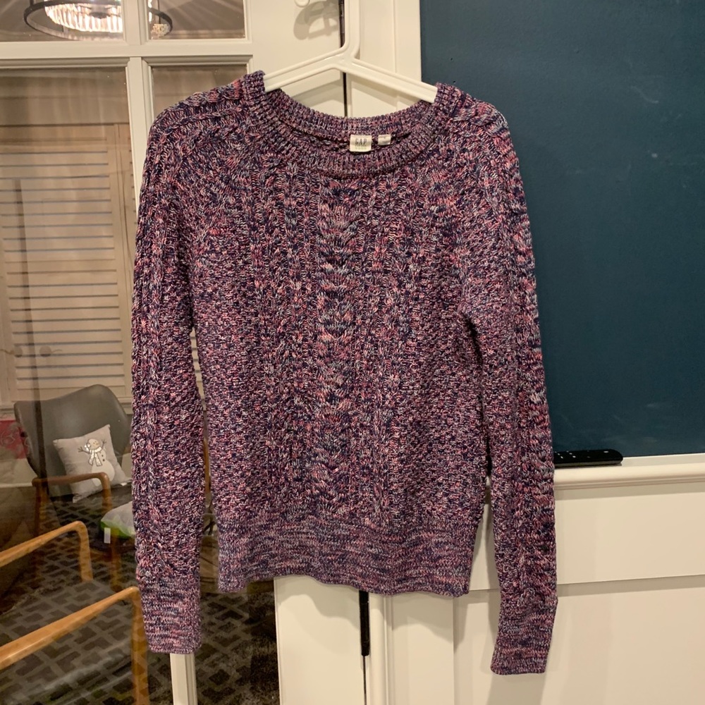 Gap sweater